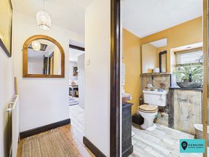 Bathroom/Hallway- click for photo gallery
